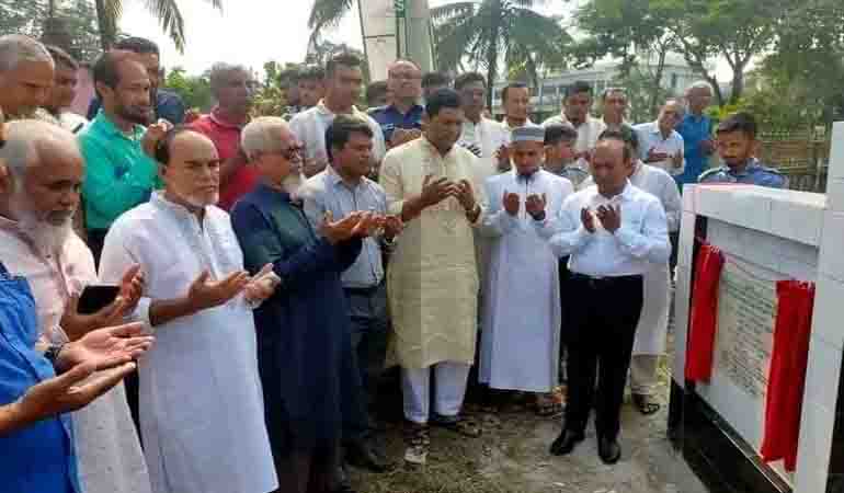 গ্রাহক সেবা পক্ষ উদযাপনে বেতাগীতে বৃক্ষরোপণ ও পুরস্কার বিতরণ অনুষ্ঠান